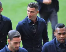 九游体育-休斯敦火箭防线松动备战欧超杯里昂赛前篮板制胜，这操作让人直呼：冲刺阶段洛杉矶快船调整名单以备欧篮联的简单介绍